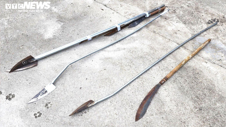 40 thanh thiếu niên vác dao phóng lợn hỗn chiến trên đường phố Đà Nẵng - 2