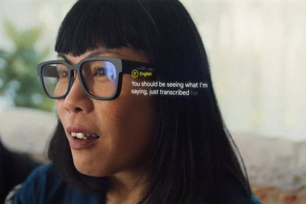 Google ra mắt kính thông minh có khả năng dịch ngôn ngữ - 1