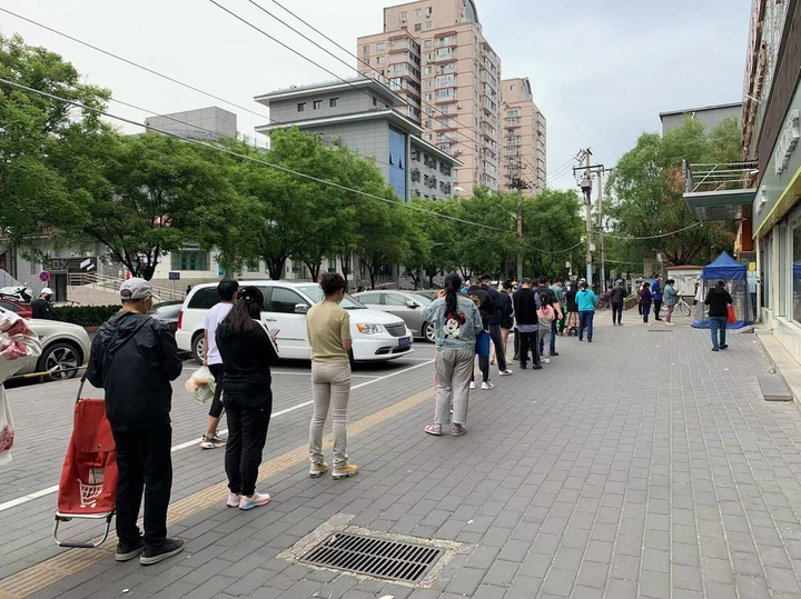 Trung Quốc: Không đóng cửa Bắc Kinh, người dân không cần tích trữ thực phẩm - 1