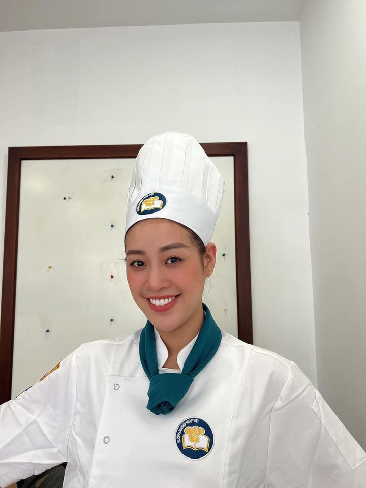 Sao Việt 14/5: 2 mỹ nhân gợi cảm nhất 'vũ trụ phim VTV' đua nhau khoe dáng - 8