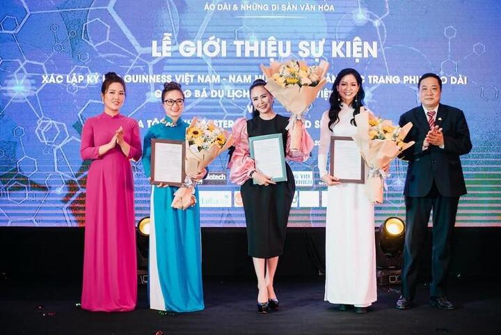 1.000 doanh nhân mặc áo dài quảng bá du lịch - 2