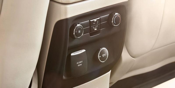 Những trang bị trên ô tô có thể hữu ích khi đi chơi xa - 1