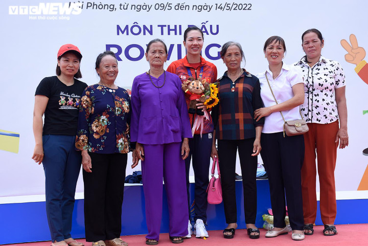 Hàng ngàn CĐV sung sướng nhìn đội Rowing Việt Nam thắng lớn ở SEA Games 31 - 11