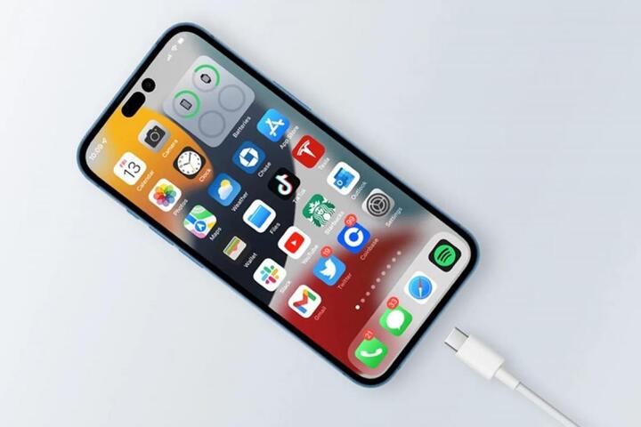 Bloomberg: Apple đang thử nghiệm iPhone với USB-C - 1