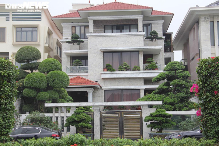 Nguyên Chủ tịch UBND TP Hạ Long vừa bị bắt giàu cỡ nào? - 2