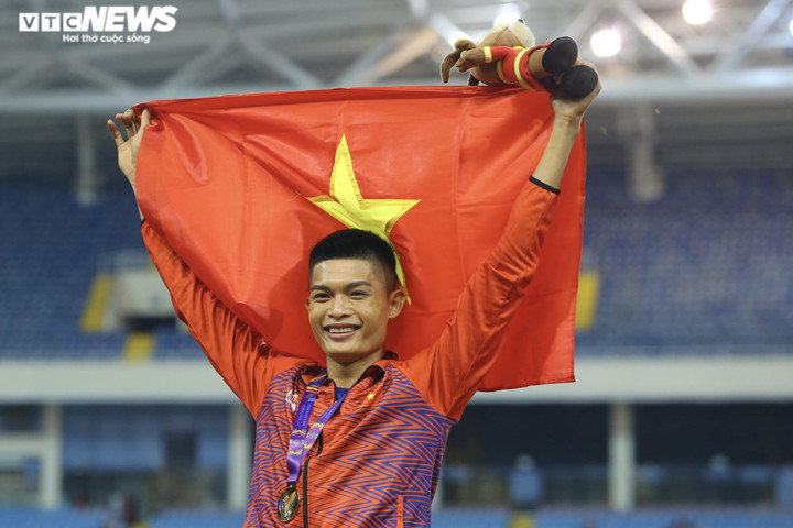 Nhà vô địch SEA Games 31 cầu hôn bạn gái ngay sau khi nhận HCV - 6