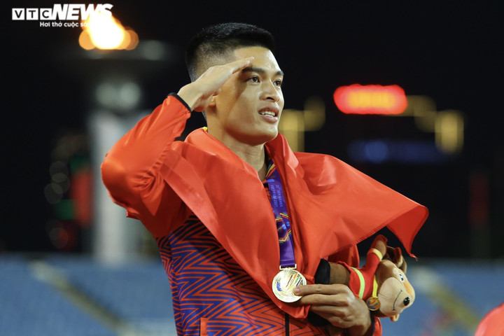 Nhà vô địch SEA Games 31 cầu hôn bạn gái ngay sau khi nhận HCV - 7