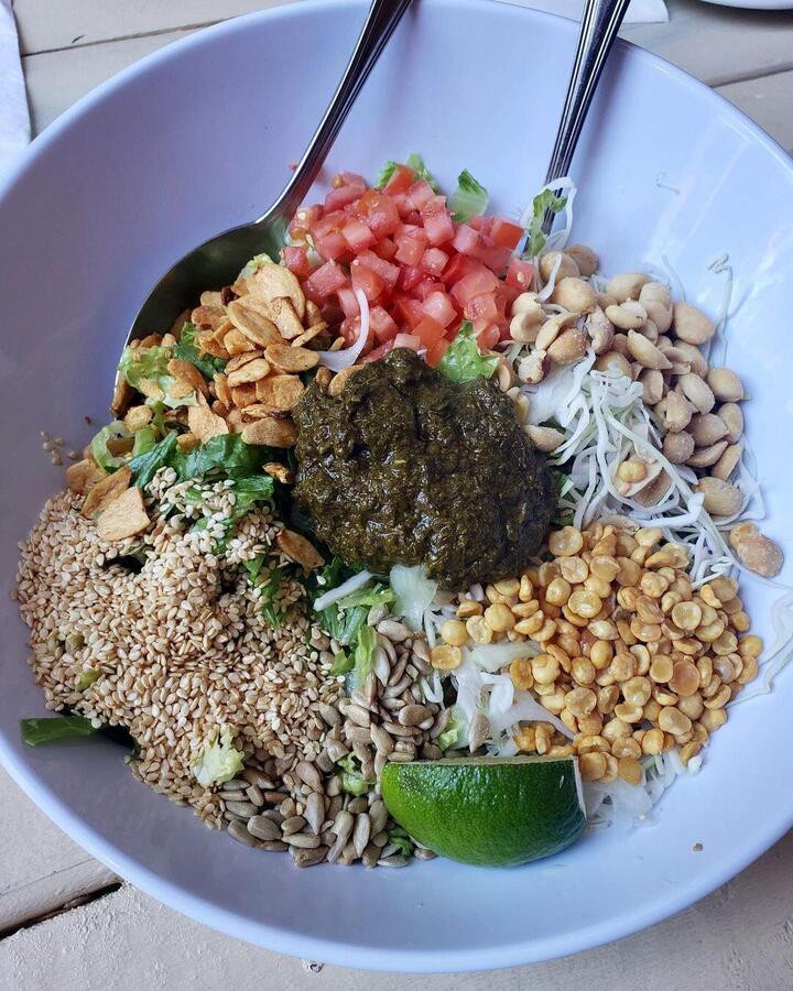 Hóa ra lá trà không chỉ để uống, mà còn được nấu thành món ăn độc lạ ở Myanmar - 3