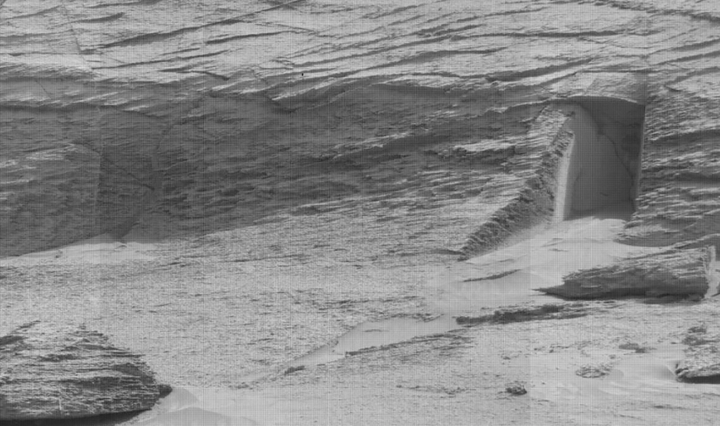 Sự thật về 'cánh cửa của người ngoài hành tinh' trên sao Hỏa - 1