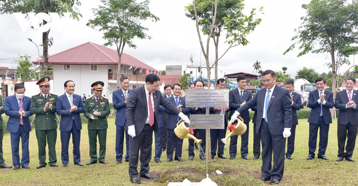 Hội đàm Chủ tịch Quốc hội Việt Nam và Lào: Quan hệ hai nước có ý nghĩa sống còn - 9
