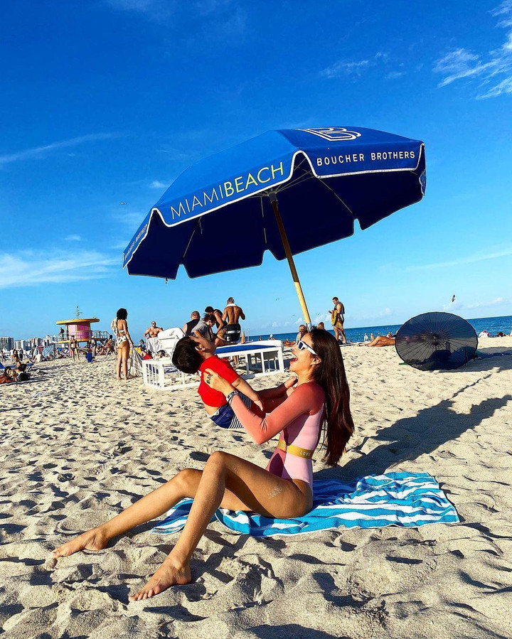 Sau 4 năm rời showbiz và sang Mỹ, cuộc sống của Phạm Hương hiện thế nào? - 12