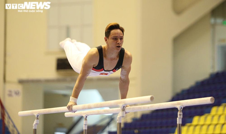 Trực tiếp SEA Games 31 hôm nay 16/5: Nguyễn Huy Hoàng, Trần Hưng Nguyên vô địch - 14