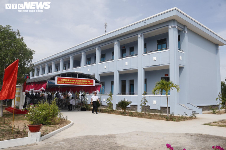 Khánh thành nhà ở và làm việc Đại đội thông tin - Lữ đoàn 957, Vùng 4 Hải quân - 1