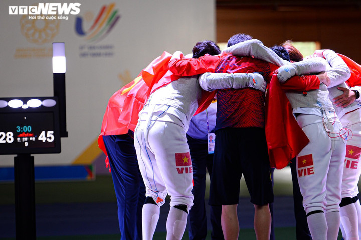 Trực tiếp SEA Games 31 hôm nay 16/5: Nguyễn Huy Hoàng, Trần Hưng Nguyên vô địch - 22