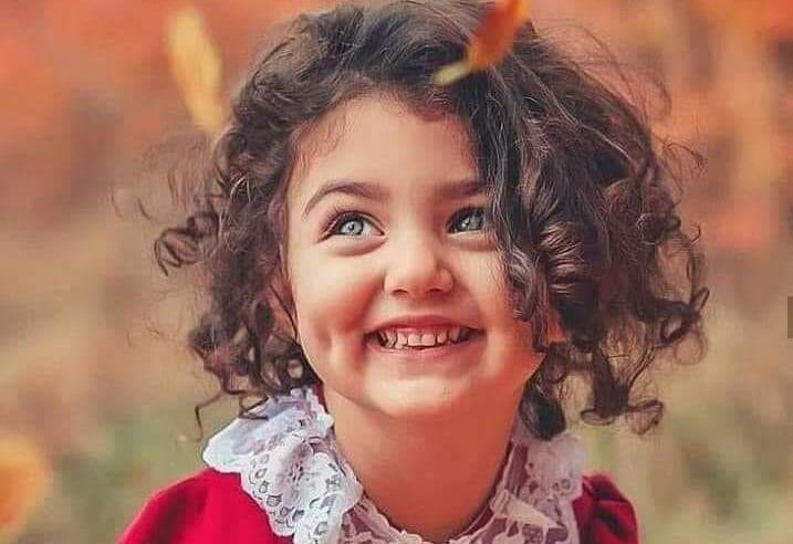 Vẻ trong trẻo của 'em bé có nụ cười đẹp nhất thế giới', ai nhìn cũng vui lây - 1