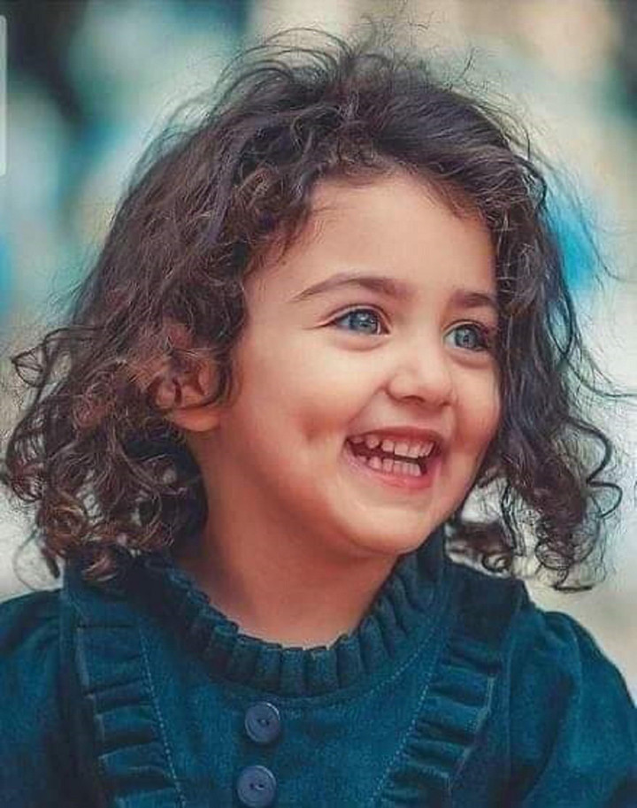 Vẻ trong trẻo của 'em bé có nụ cười đẹp nhất thế giới', ai nhìn cũng vui lây - 3