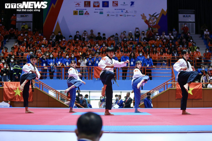 Trực tiếp SEA Games 31 hôm nay 16/5: Nguyễn Huy Hoàng, Trần Hưng Nguyên vô địch - 27