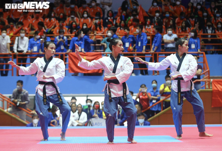 Trực tiếp SEA Games 31 hôm nay 16/5: Nguyễn Huy Hoàng, Trần Hưng Nguyên vô địch - 17