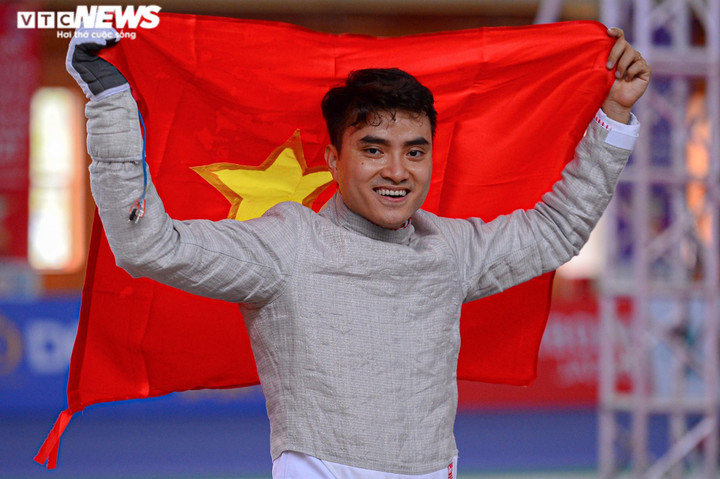 Trực tiếp SEA Games 31 hôm nay 16/5: Nguyễn Huy Hoàng, Trần Hưng Nguyên vô địch - 23