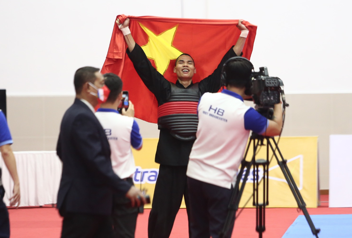 Trực tiếp SEA Games 31 hôm nay 16/5: Nguyễn Huy Hoàng, Trần Hưng Nguyên vô địch - 29