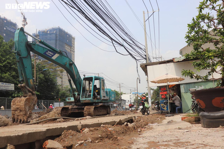 TP.HCM: Đường Lương Định Của thi công trở lại sau thời gian dài 'đắp chiếu' - 3