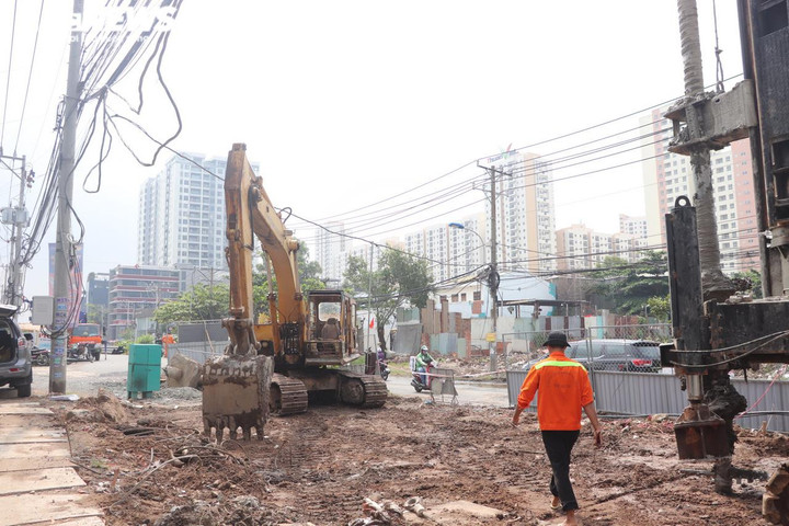 TP.HCM: Đường Lương Định Của thi công trở lại sau thời gian dài 'đắp chiếu' - 5