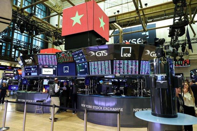 Thủ tướng tham quan, làm việc tại sàn giao dịch chứng khoán lớn nhất thế giới - 4