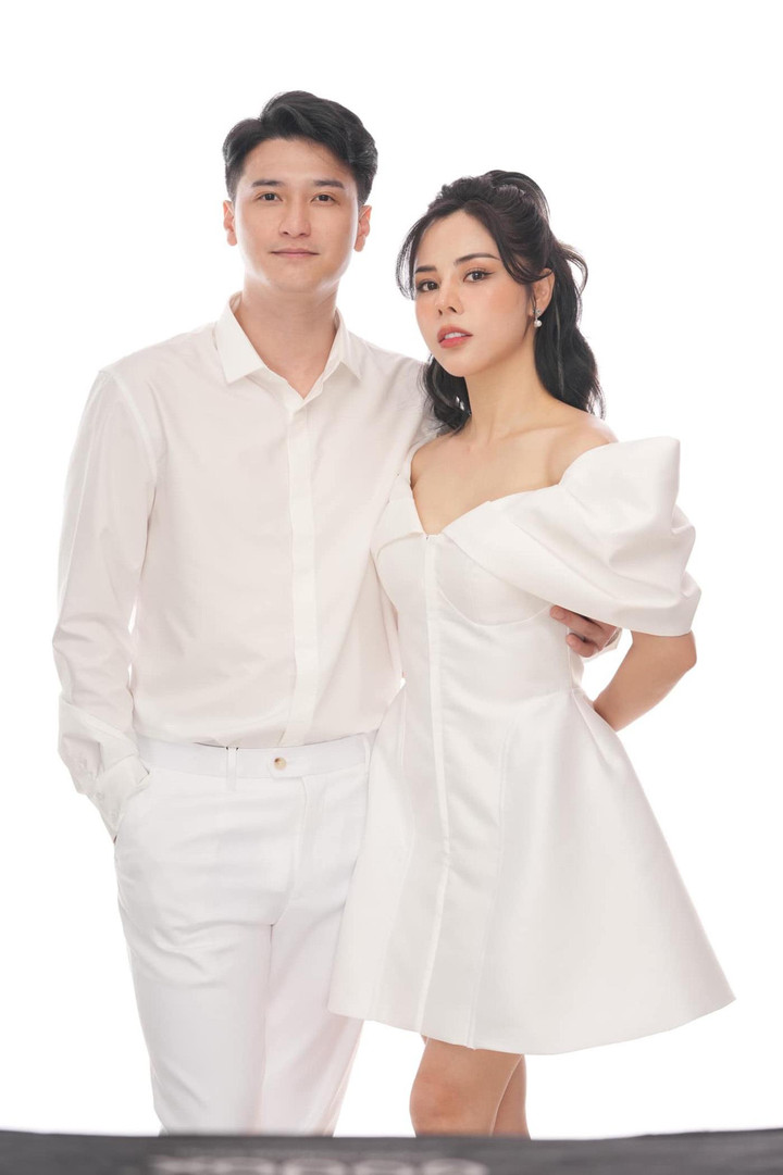 Sao Việt 18/5: MC Quyền Linh đi dép tổ ong, ngồi đất cùng bà con nghèo - 10