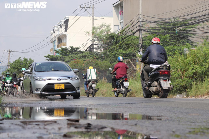 TP.HCM: Đường Lương Định Của thi công trở lại sau thời gian dài 'đắp chiếu' - 8