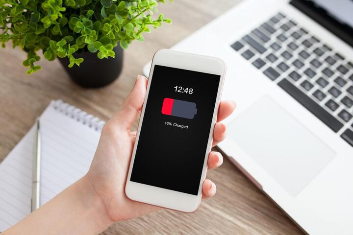 Vì sao chiếc iPhone của bạn nhanh hết pin? - 2