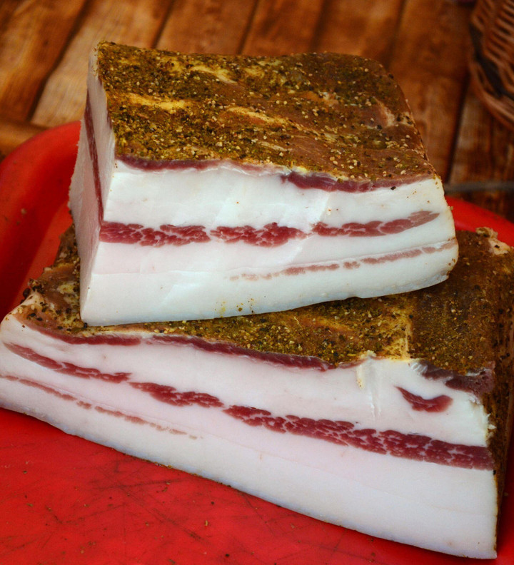 Cục mỡ lợn ướp muối khiến người Nga mê mệt, nhìn rất ngấy nhưng liệu có khó ăn? - 4