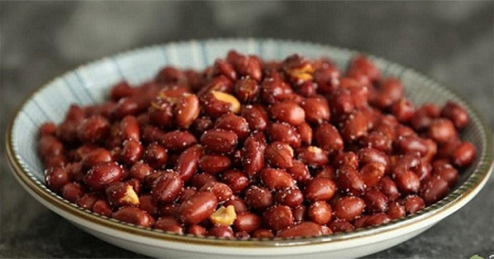 Rang lạc bằng nồi chiên không dầu, lò nướng và lò vi sóng, cách nào ngon hơn? - 2