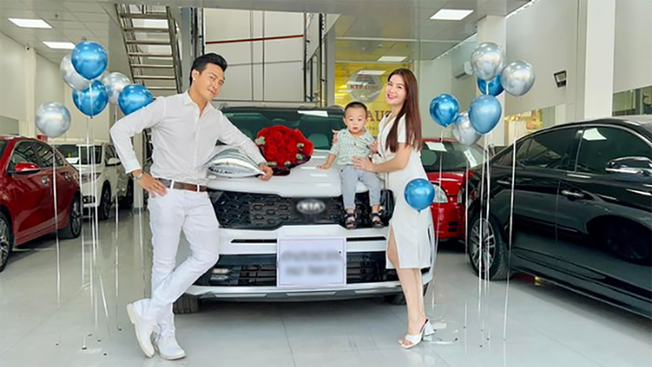 Đâu chỉ nghệ sĩ nam, mỹ nhân Việt cũng mạnh tay chi tiền tỉ mua xe tặng chồng - 8