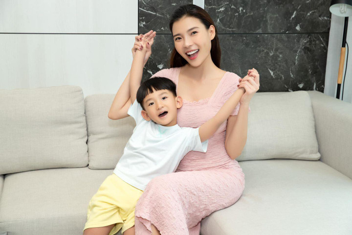 Sao Việt 20/5: Đông Nhi tươi tắn trở lại sau ồn ào bị fan quay lưng - 9