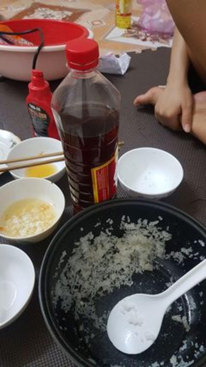 Chưa cuối tháng mà dân tình đã mời nhau bữa cơm 'thiếu mùi tiền, thừa hài hước' - 2