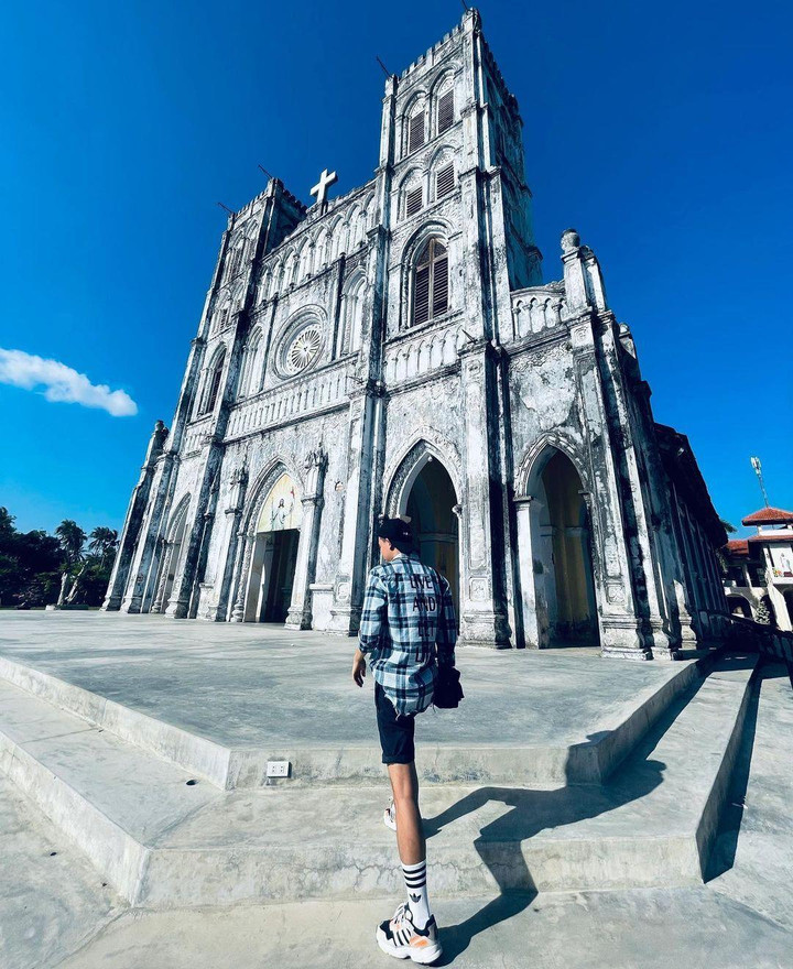 Rêu phong không kém Nhà thờ Lớn, Phú Yên cũng có 1 nhà thờ cổ bậc nhất Việt Nam - 7