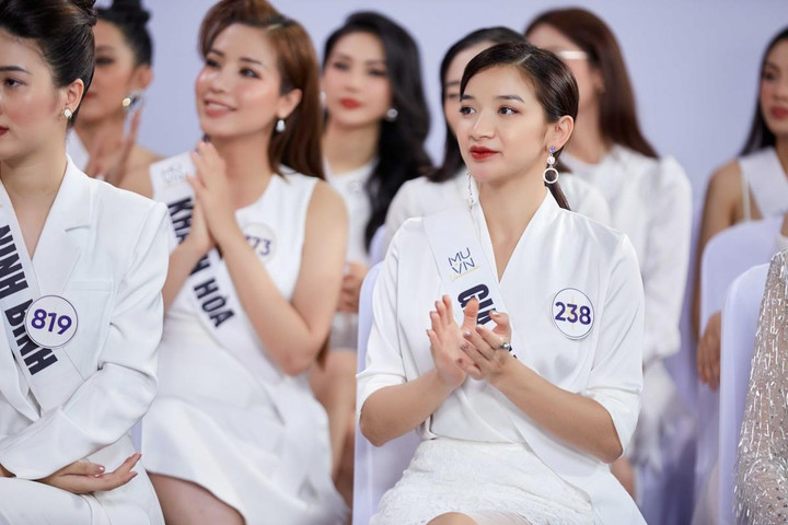 Thí sinh 'Tôi là Hoa hậu Hoàn vũ Việt Nam' bật khóc vì áp lực - 2