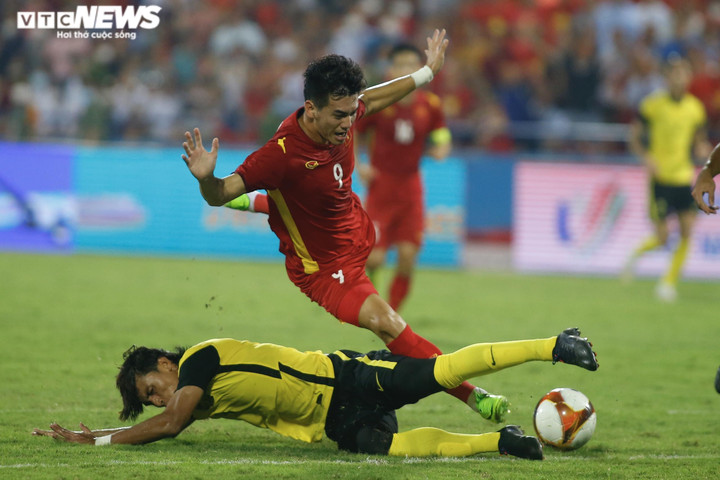 Trực tiếp U23 Việt Nam 1-0 U23 Malaysia: Tiến Linh ghi bàn - 4