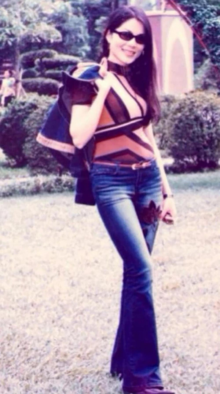 'Nóc nhà quyền lực' của Quyền Linh: Học vấn đáng nể còn khéo vun vén gia đình - 2