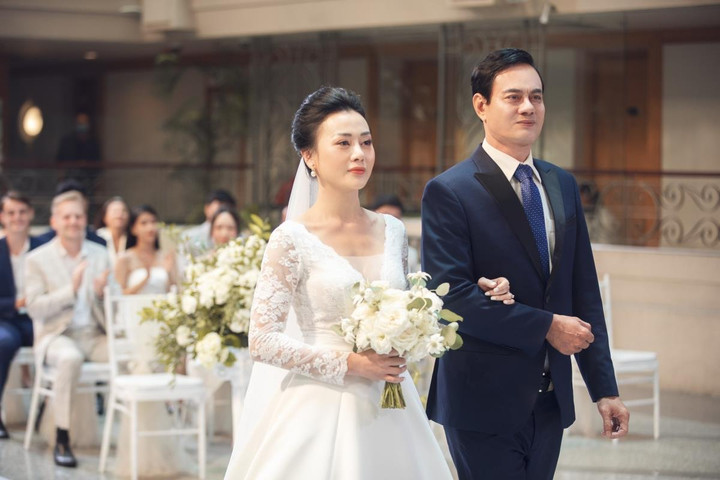 Ảnh cưới của Phương Oanh và người mẫu Vĩnh Thuỵ khiến fan bất ngờ - 3