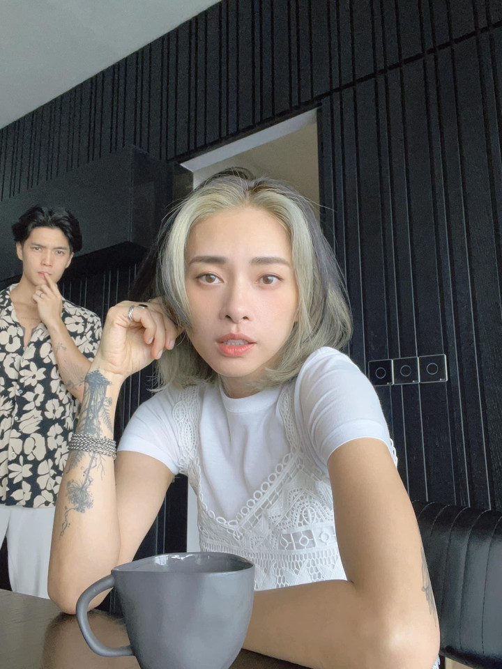 Sao Việt 21/5: Nhã Phương khoe cơ bụng, Ngô Thanh Vân trẻ ra sau đám cưới - 1