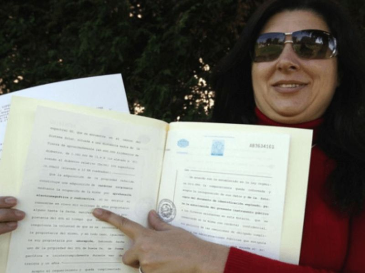 Người phụ nữ ‘sở hữu’ Mặt trời: Muốn thu thuế nhân loại, chia hẳn đất để bán - 4