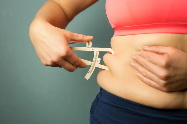 4 giải pháp giảm mỡ bụng và 'độ' vóc dáng siêu hiệu quả cho người ngồi nhiều - 2