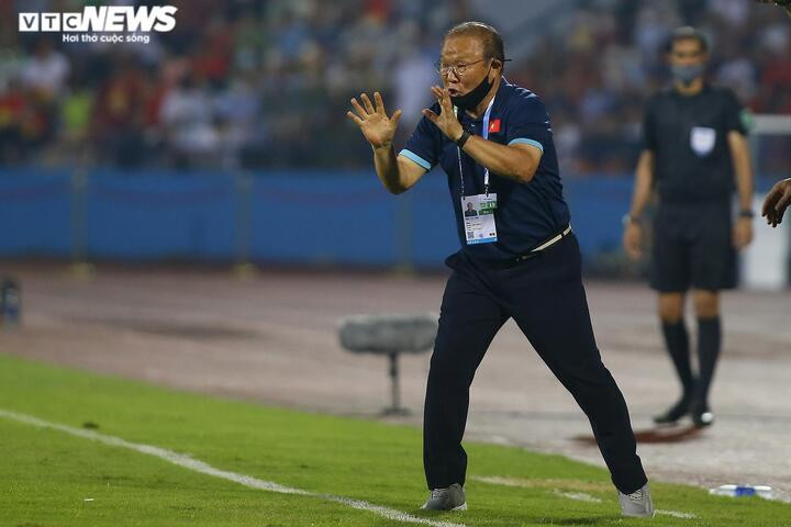 HLV Park Hang Seo: 'Nhân dân Việt Nam trông chờ và kỳ vọng vào đội tuyển' - 1