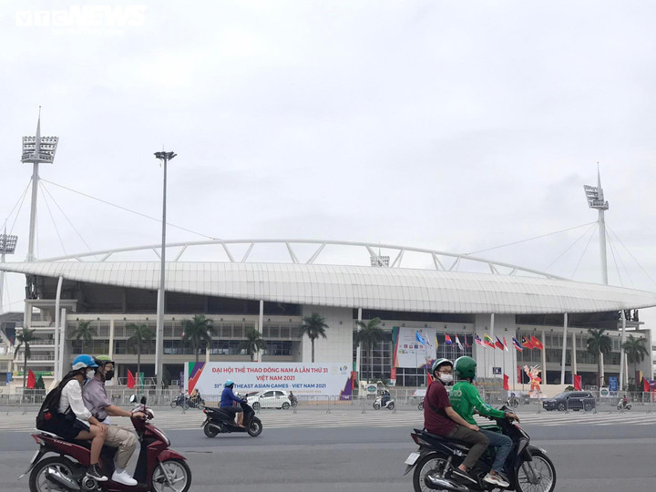 Chung kết U23 Việt Nam vs U23 Thái Lan: 'Phe vé' tất bật săn mua, chèo kéo bán - 4