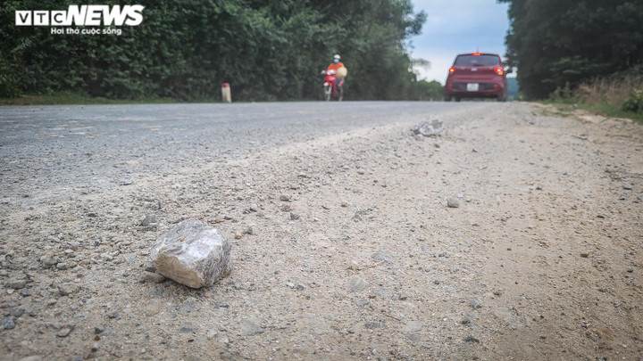 Ảnh: Xe quá khổ, cơi nới thành thùng 'lộng hành' ở đường mòn Hồ Chí Minh - 7