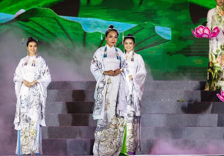 Hoa hậu Diễm Hương tái xuất sàn diễn thời trang - 3