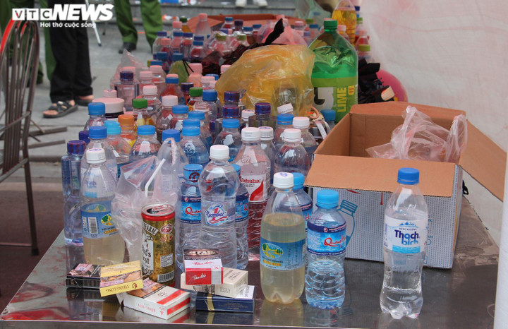 Ảnh: Thắt chặt an ninh vào sân Cẩm Phả xem chung kết bóng đá nữ SEA Games 31 - 11