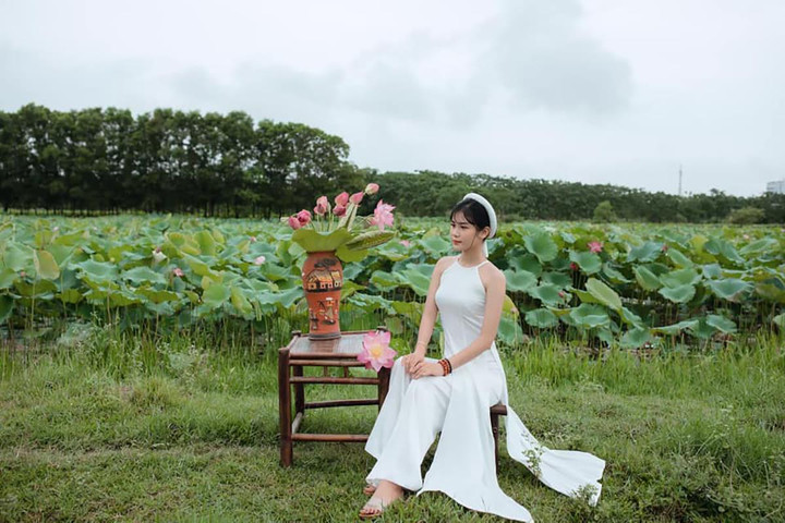 Con gái 18 tuổi xinh đẹp, học giỏi của Hiệp Gà - 2