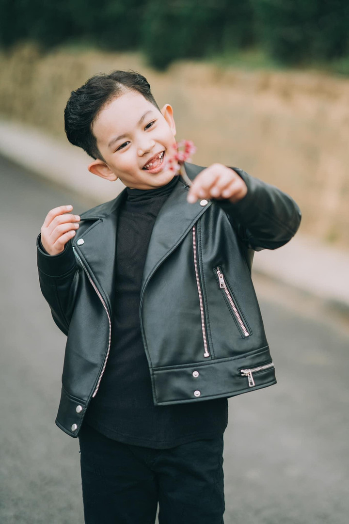 Con trai Khánh Thi-Phan Hiển cực điển trai, 7 tuổi đã ẵm loạt huy chương vàng - 2